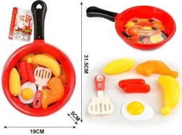 Patelnia z zestawem jedzenia