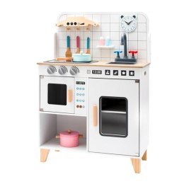 Drewniana kuchnia z wyposażeniem Montessori biała