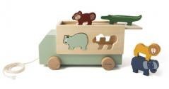 Drewniana ciężarówka ze zwierzętami