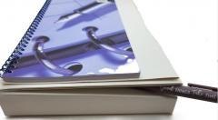 Kalendarz 2026 biurkowy z piórnikiem