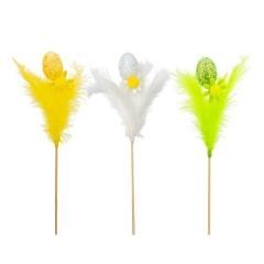 Jajko z brokatem i piórkiem na piku