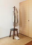 Wieszak stojący PILLAR umbra - COATRACK/PILLAR+STOOL/BLACK+WALNUT